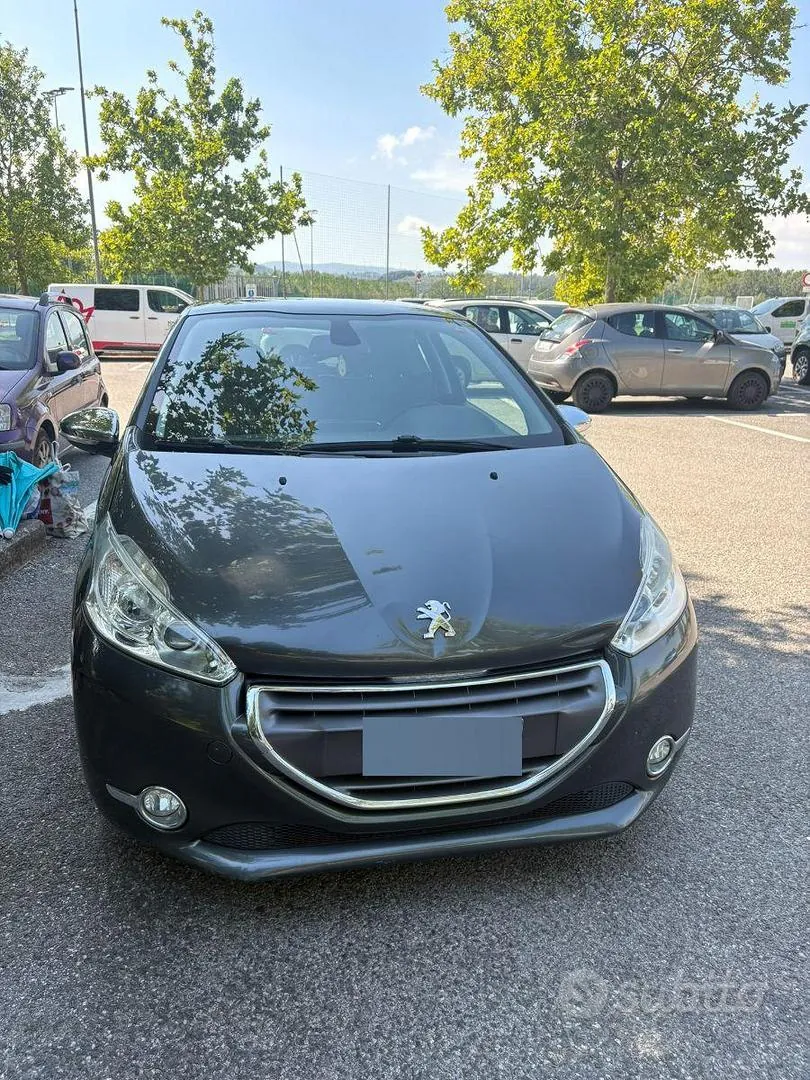 Peugeot 208 2013 photo 2