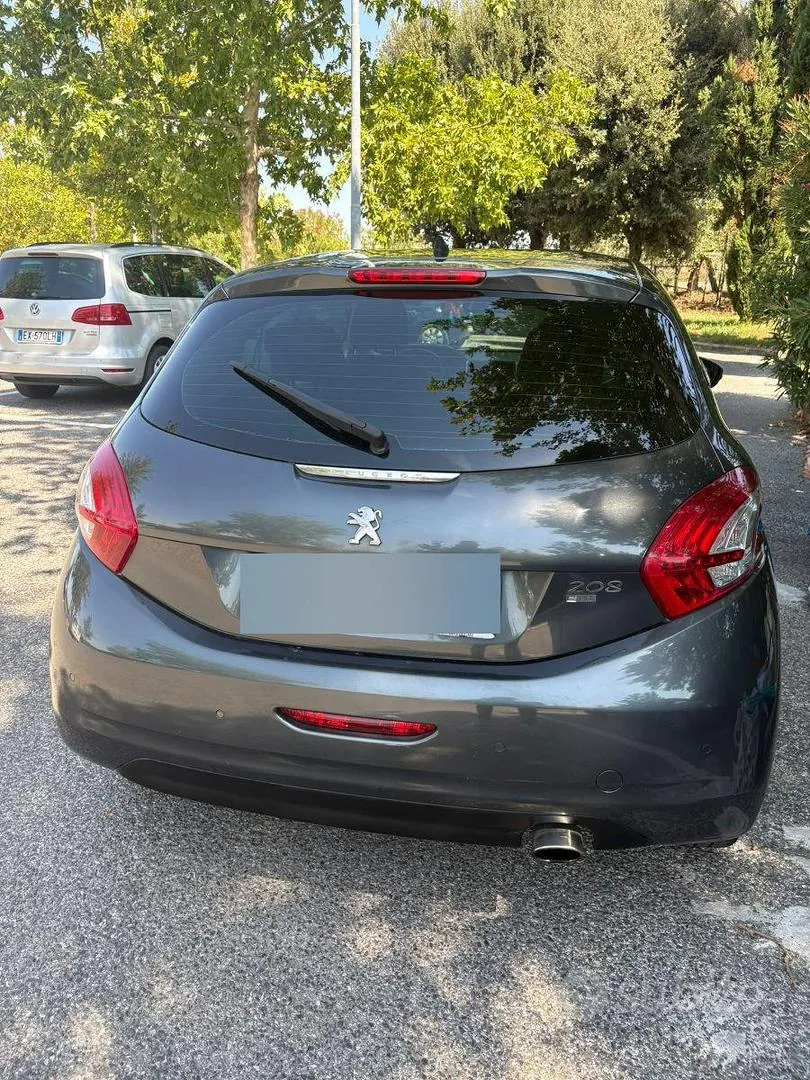 Peugeot 208 2013 photo 3