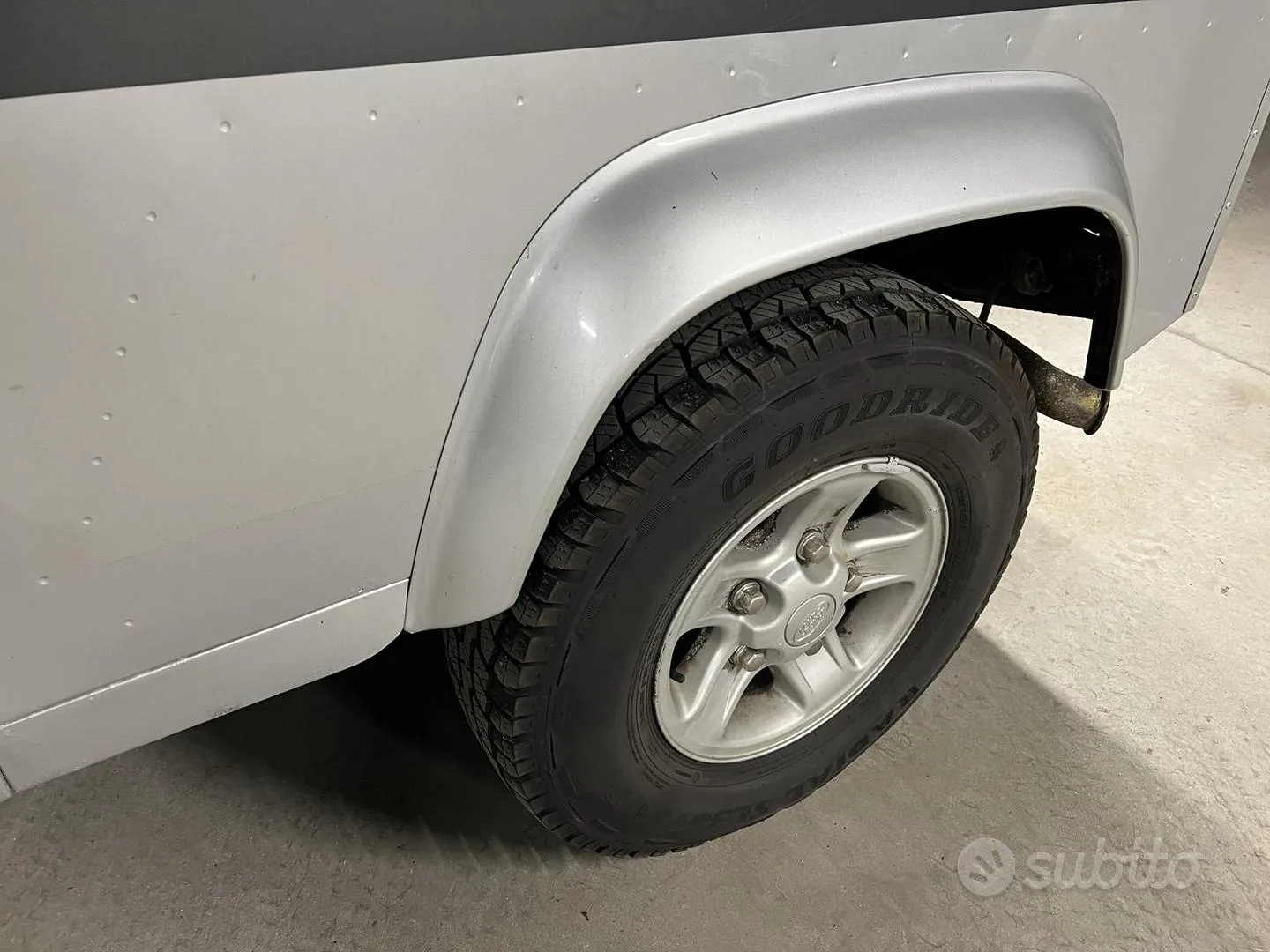 Land Rover Defender 2003 photo 5