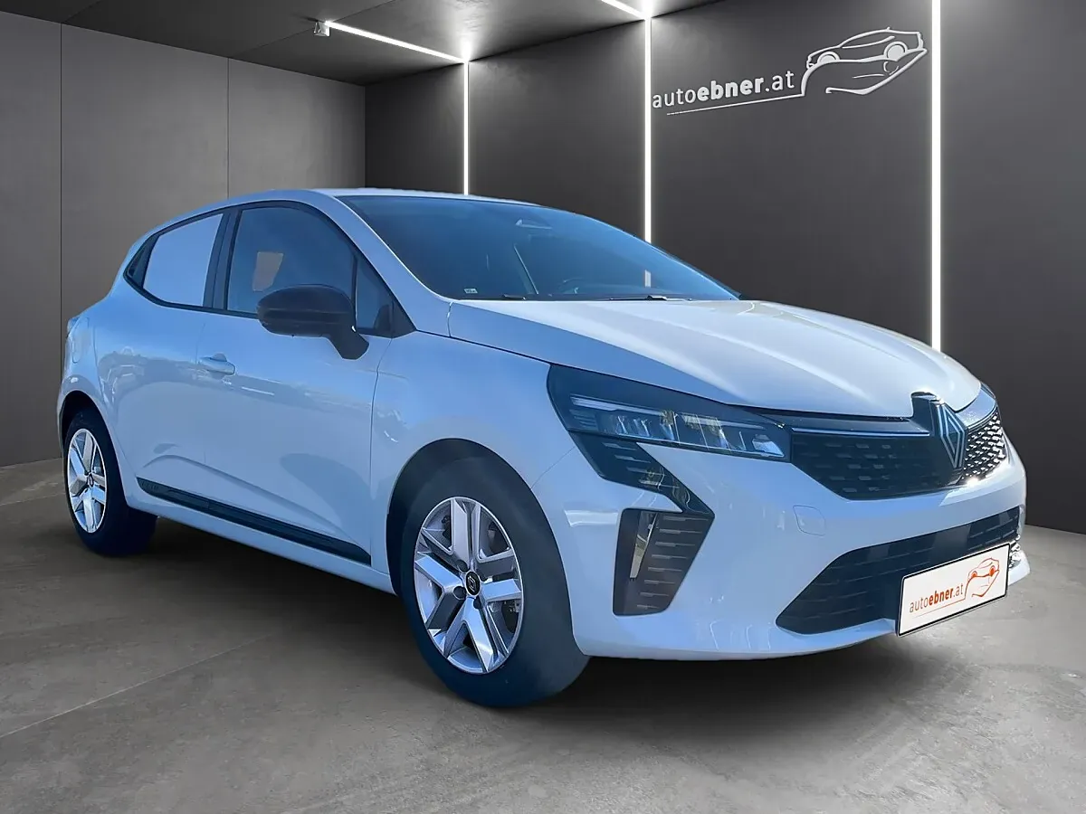 Renault Clio photo 3