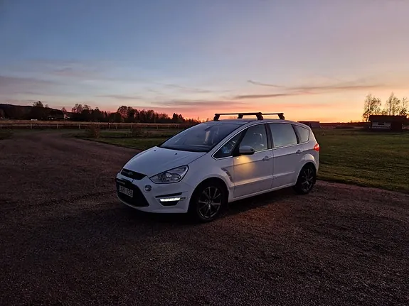 Ford S-Max 2011 photo 2