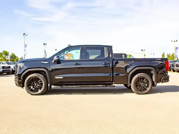 GMC Sierra 1500 2024 photo 2
