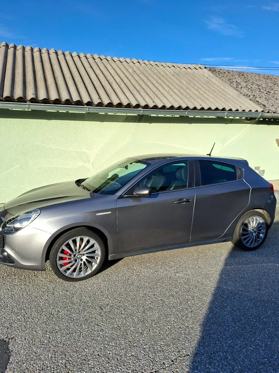 Alfa Romeo Giulietta 2015 photo 3