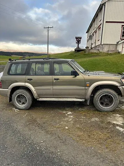 Nissan Patrol 1998 photo 3