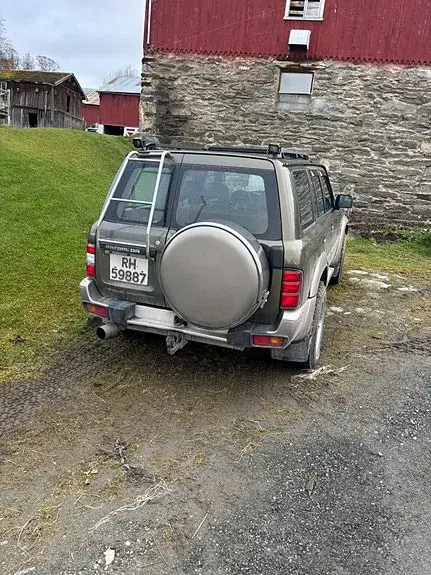 Nissan Patrol 1998 photo 4