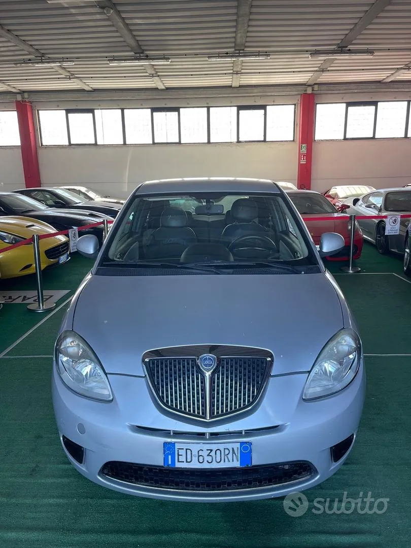 Lancia Ypsilon 2011 photo 2