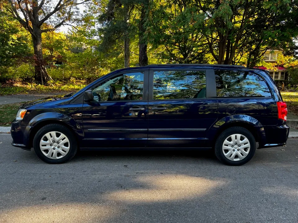 Dodge Grand Caravan 2017 photo 2