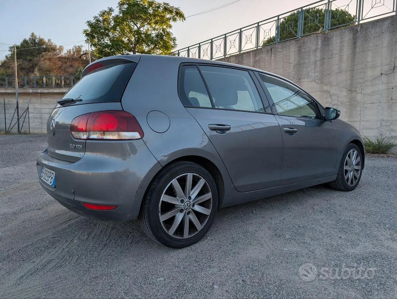 Volkswagen Golf 2010 photo 3