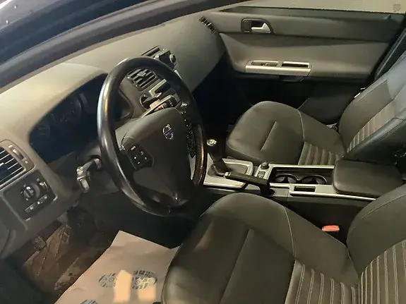 Volvo V50 2011 photo 4
