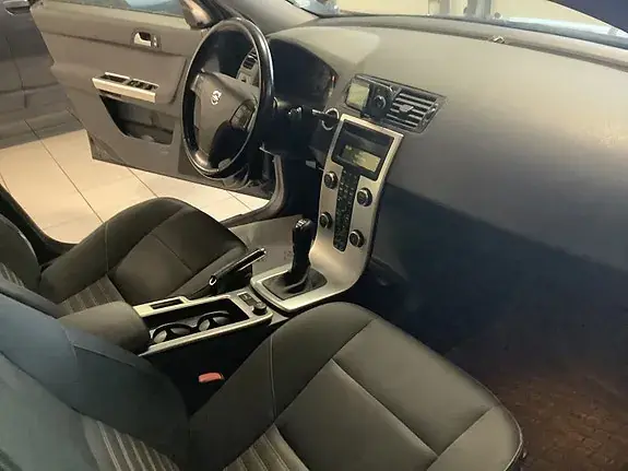 Volvo V50 2011 photo 2