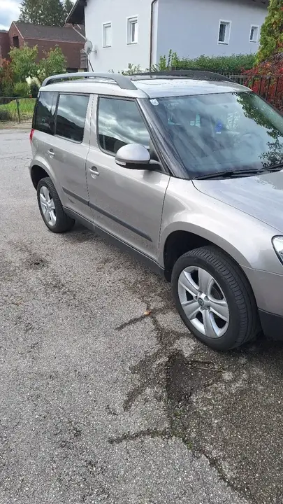 Skoda Yeti 2011 photo 2