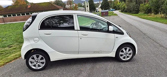Mitsubishi I-Miev 2011 photo 5