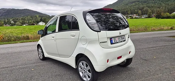 Mitsubishi I-Miev 2011 photo 3