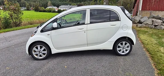 Mitsubishi I-Miev 2011 photo 2