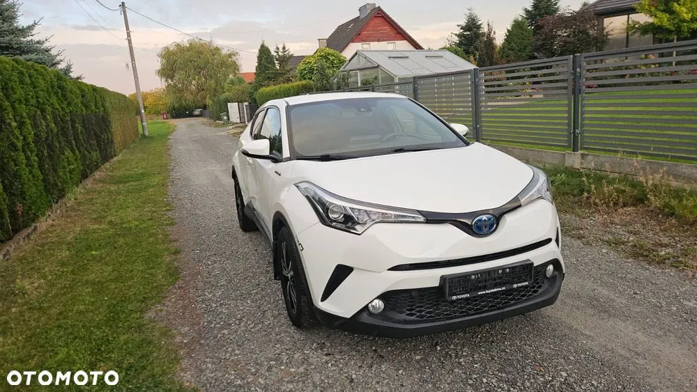Toyota C-Hr 2018 photo 3