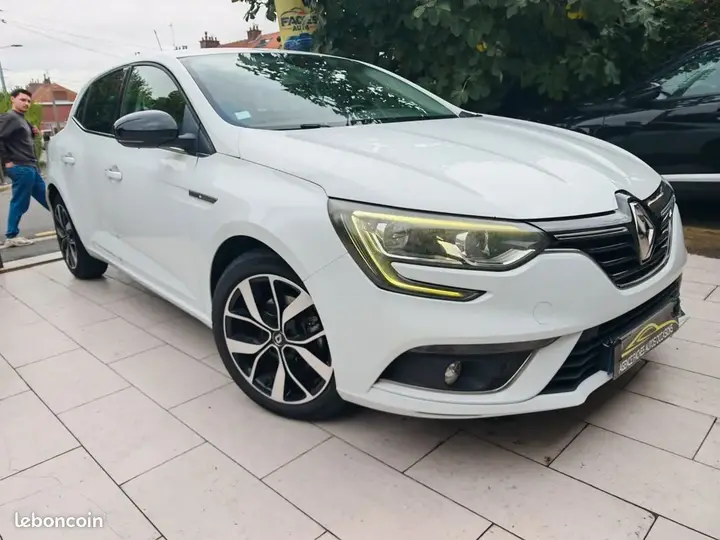 Renault Megane 2019 photo 2