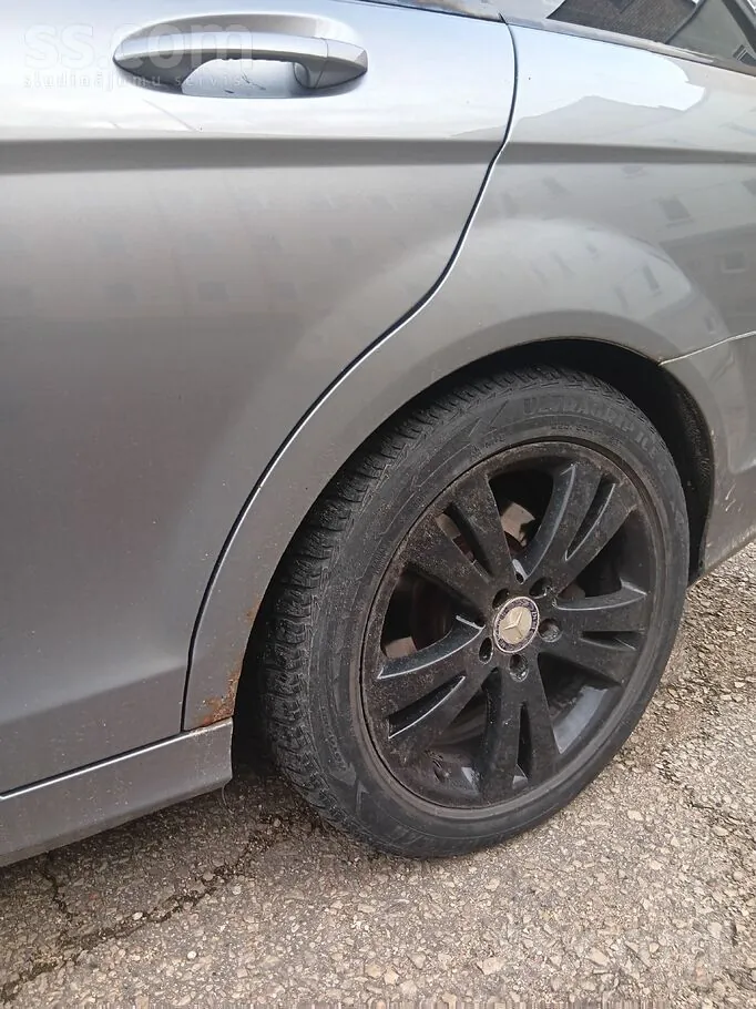 Mercedes-Benz C220 2011 photo 5