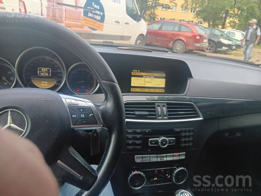 Mercedes-Benz C220