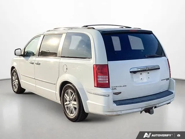 Chrysler Town & Country 2009 photo 4