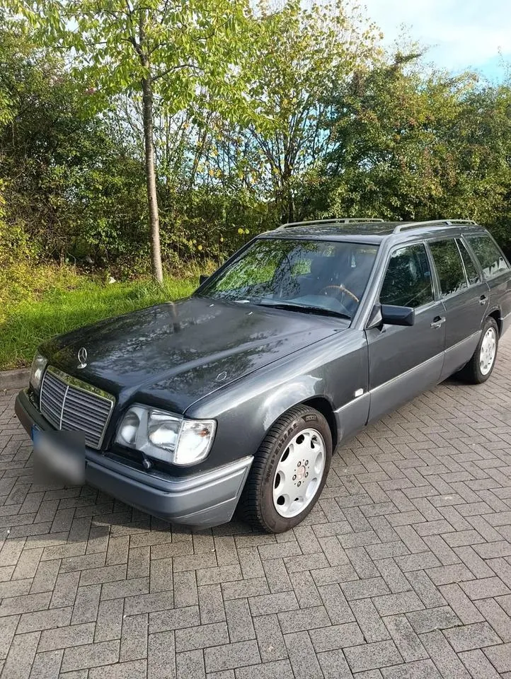 Mercedes-Benz W124