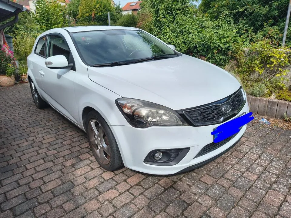 Kia Proceed