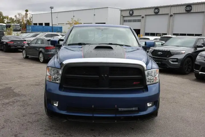 Dodge Ram 1500 2010 photo 2