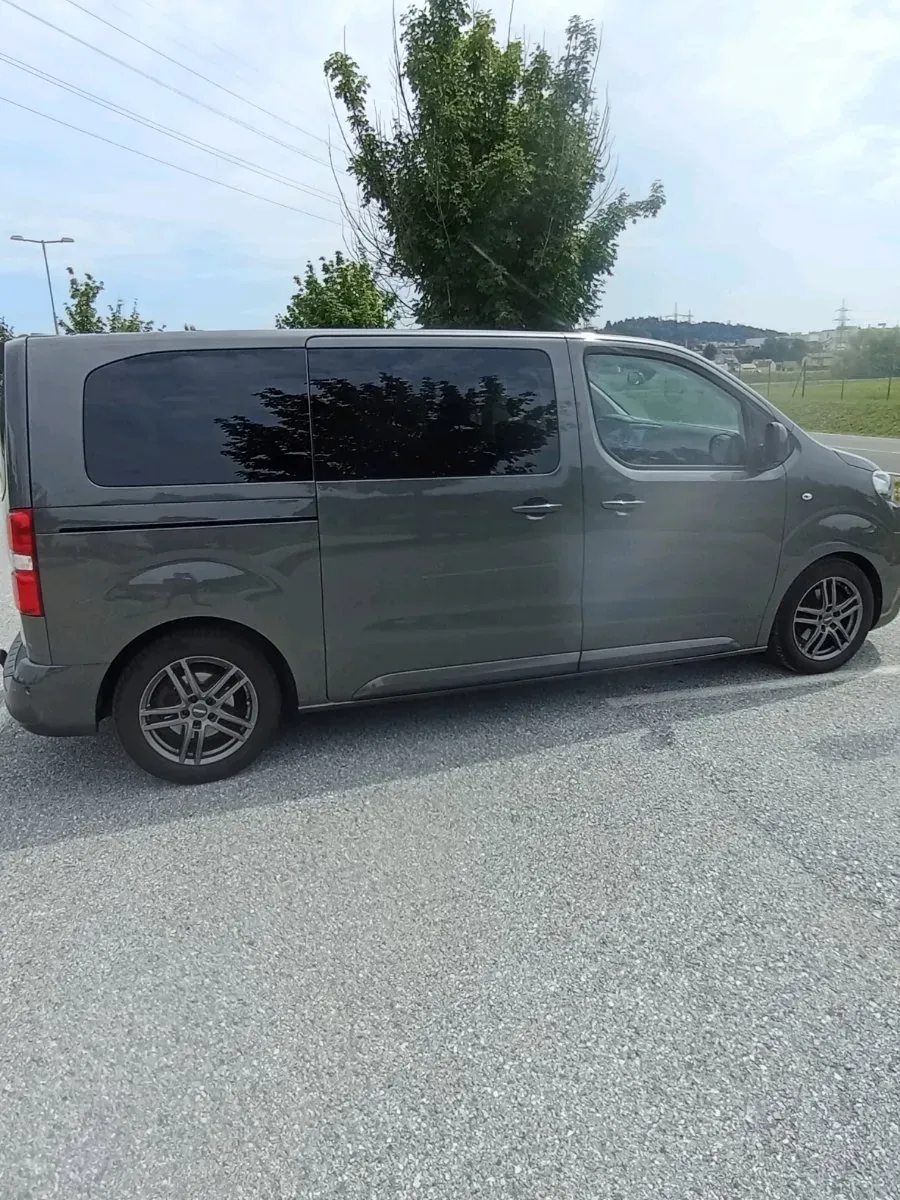 Peugeot Traveller 2018 photo 3