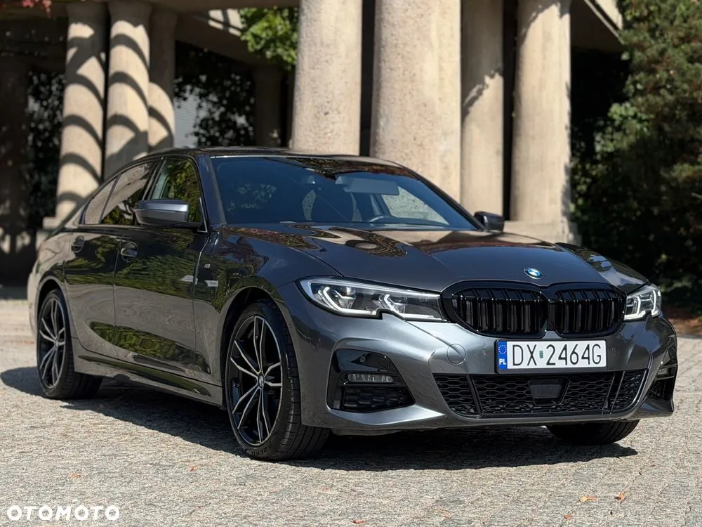 BMW Seria 3 2019 photo 2
