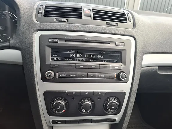 Skoda Octavia 2011 photo 3