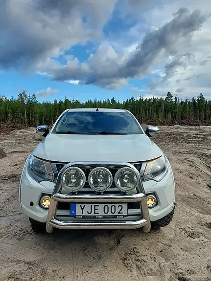 Mitsubishi L200 Club Cab