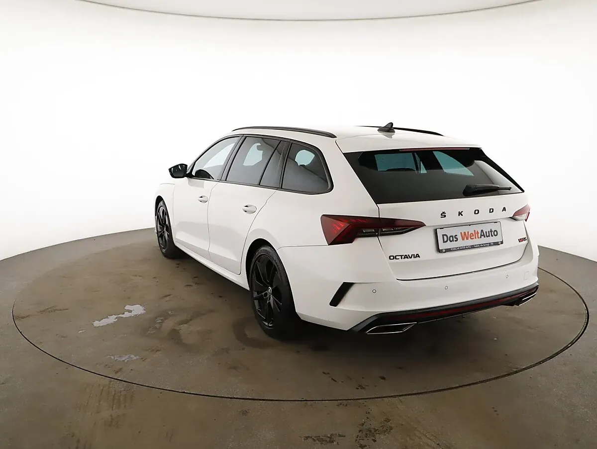 Skoda Octavia 2022 photo 2