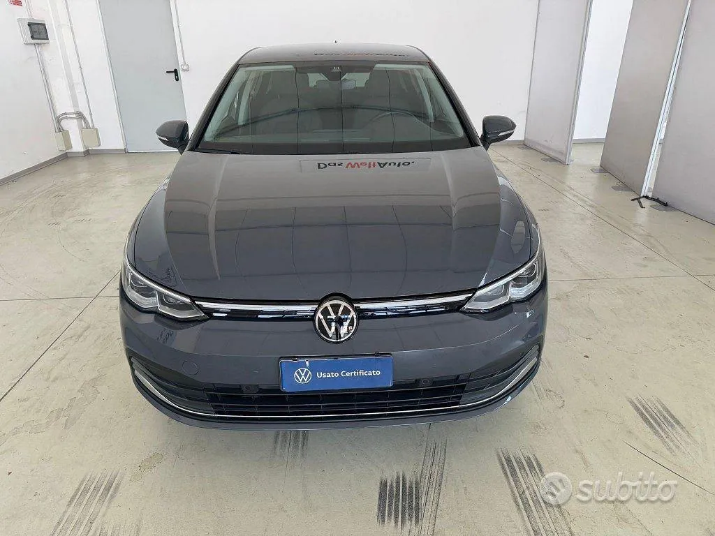 Volkswagen Golf 2023 photo 2