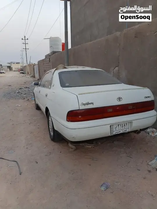 Toyota Crown 2000 photo 2