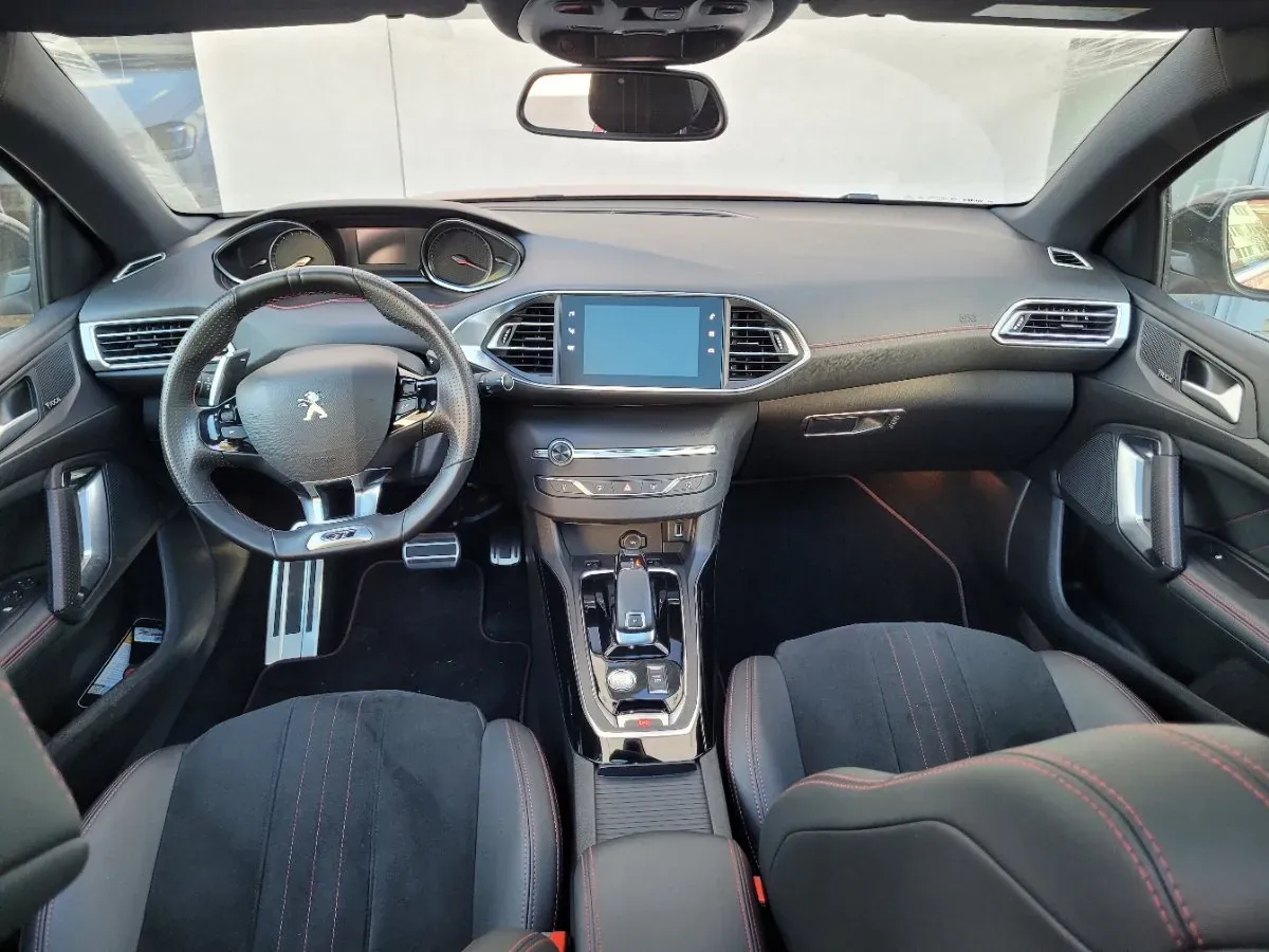 Peugeot 308 2018 photo 3
