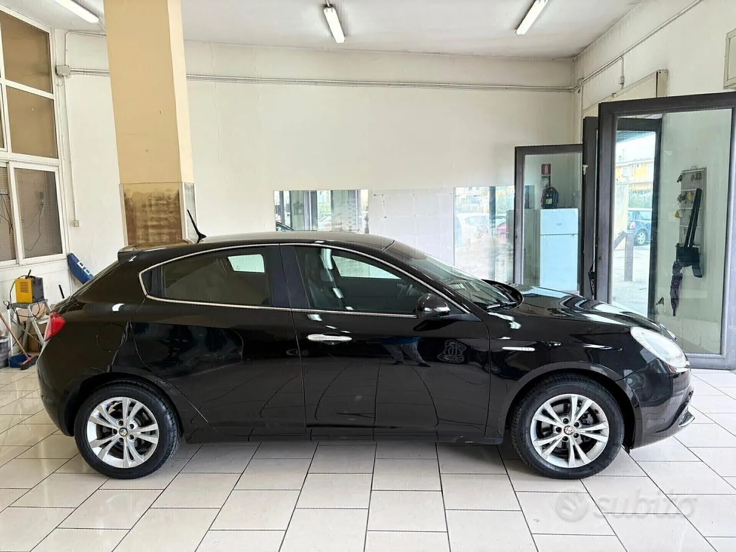 Alfa Romeo Giulietta 2011 photo 3
