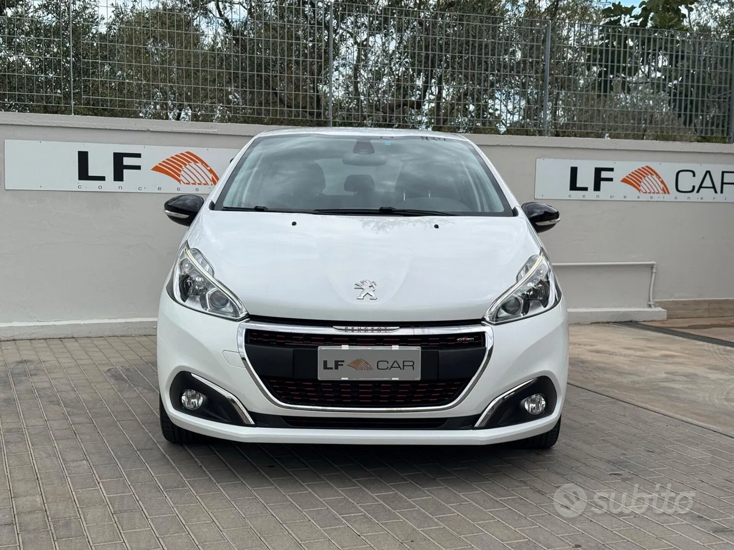 Peugeot 208 2016 photo 2