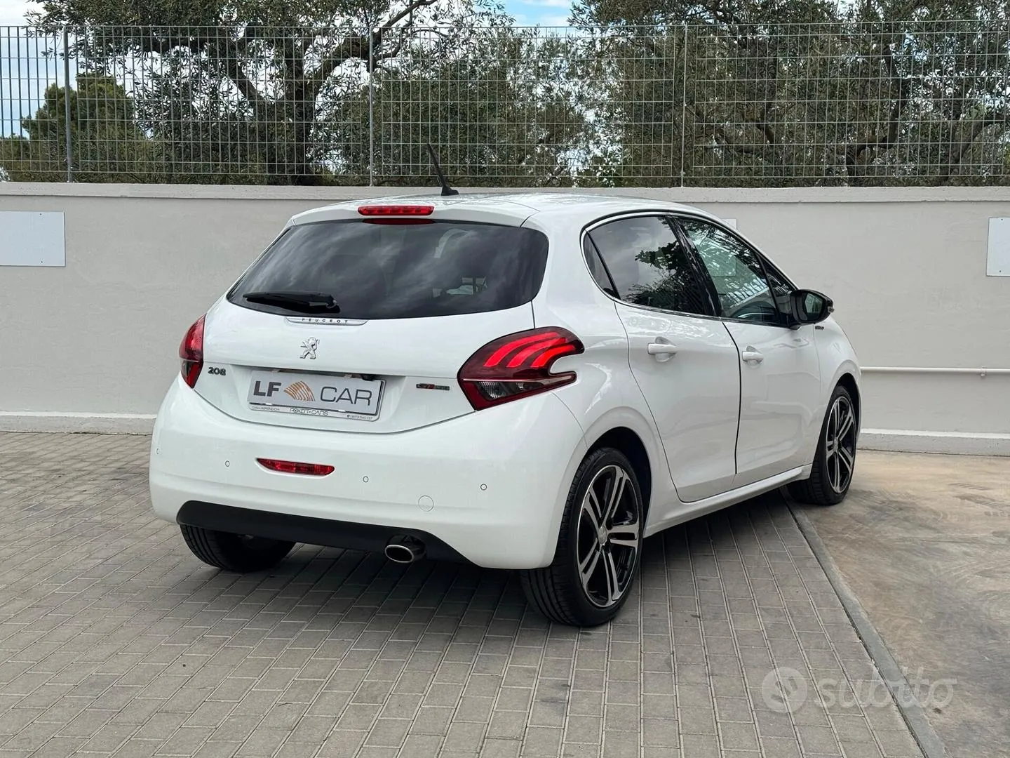 Peugeot 208 2016 photo 4