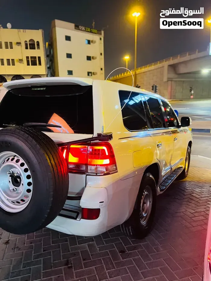 Toyota Land Cruiser 2014 photo 2