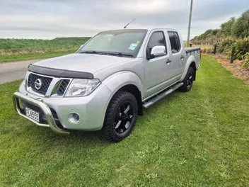 Nissan Navara 2010 photo 4