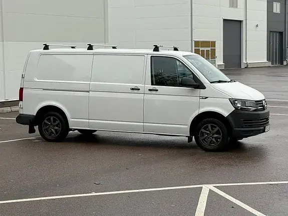 Volkswagen Transporter 2018 photo 2