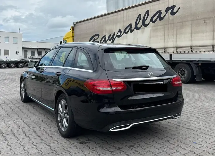 Mercedes-Benz C220