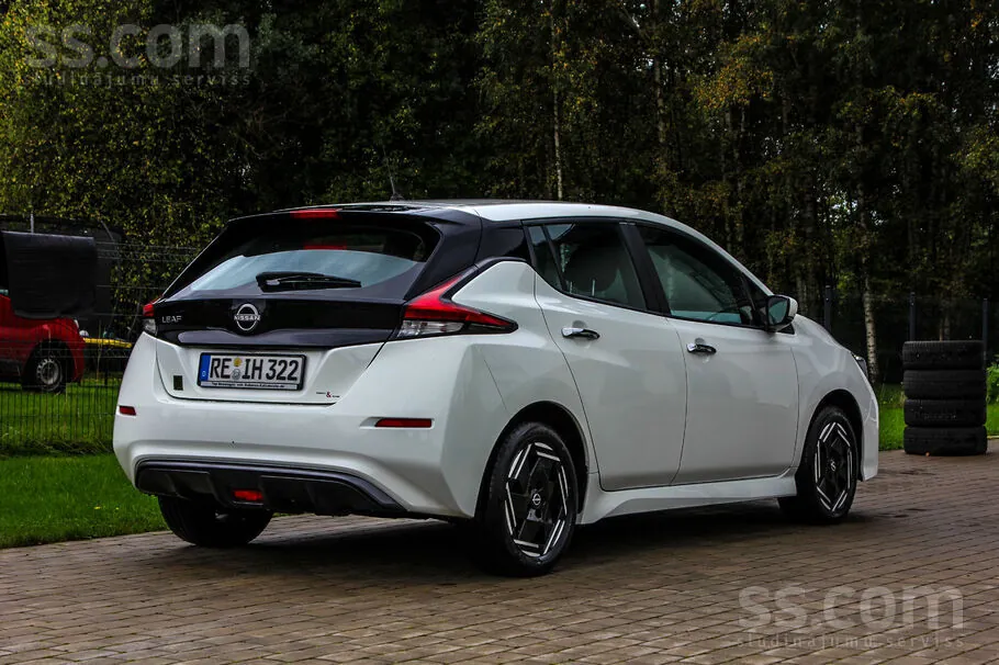 Nissan Leaf 2022 photo 2