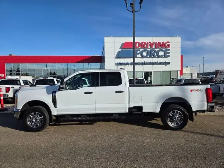 Ford Super Duty F-250 2025 photo 2