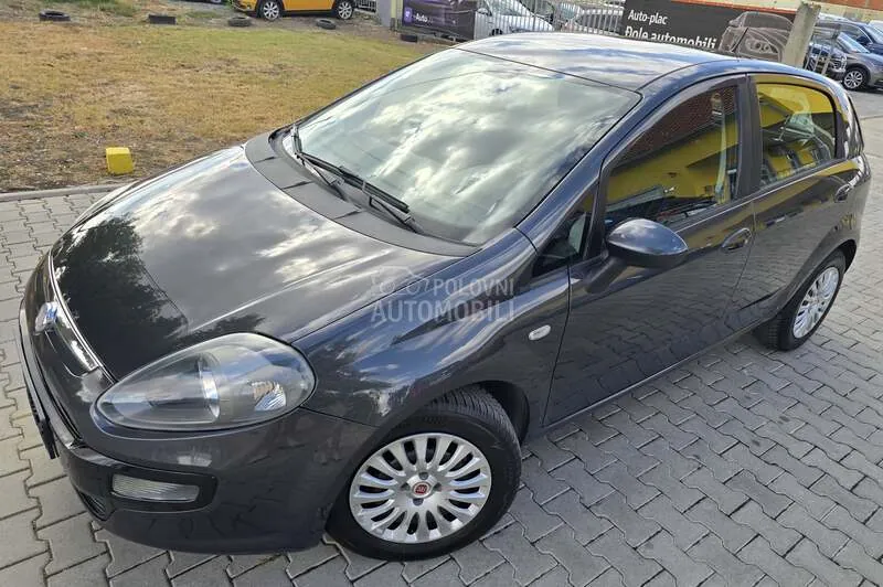 Fiat Punto 2011 photo 4