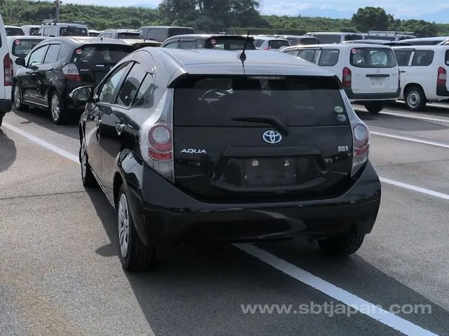 Toyota Aqua S 2013 photo 3