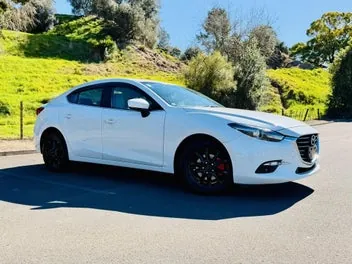 Mazda Axela 2018 photo 2