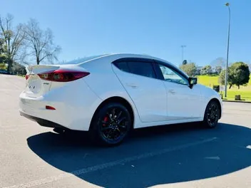 Mazda Axela 2018 photo 3