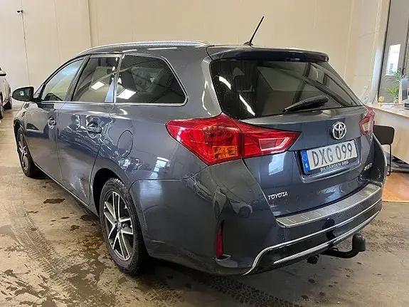 Toyota Auris 2015 photo 4