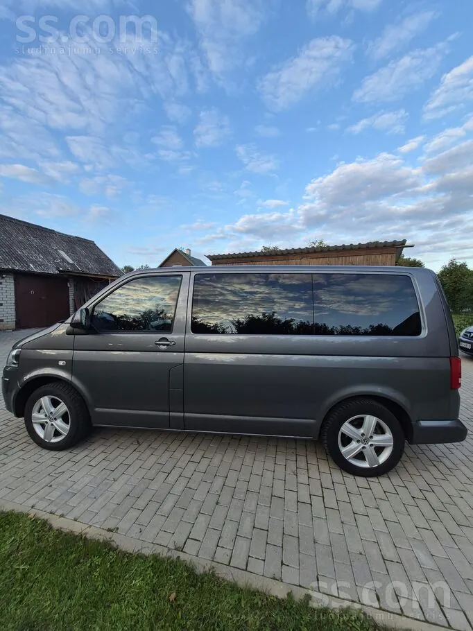 Volkswagen Multivan 2011 photo 5