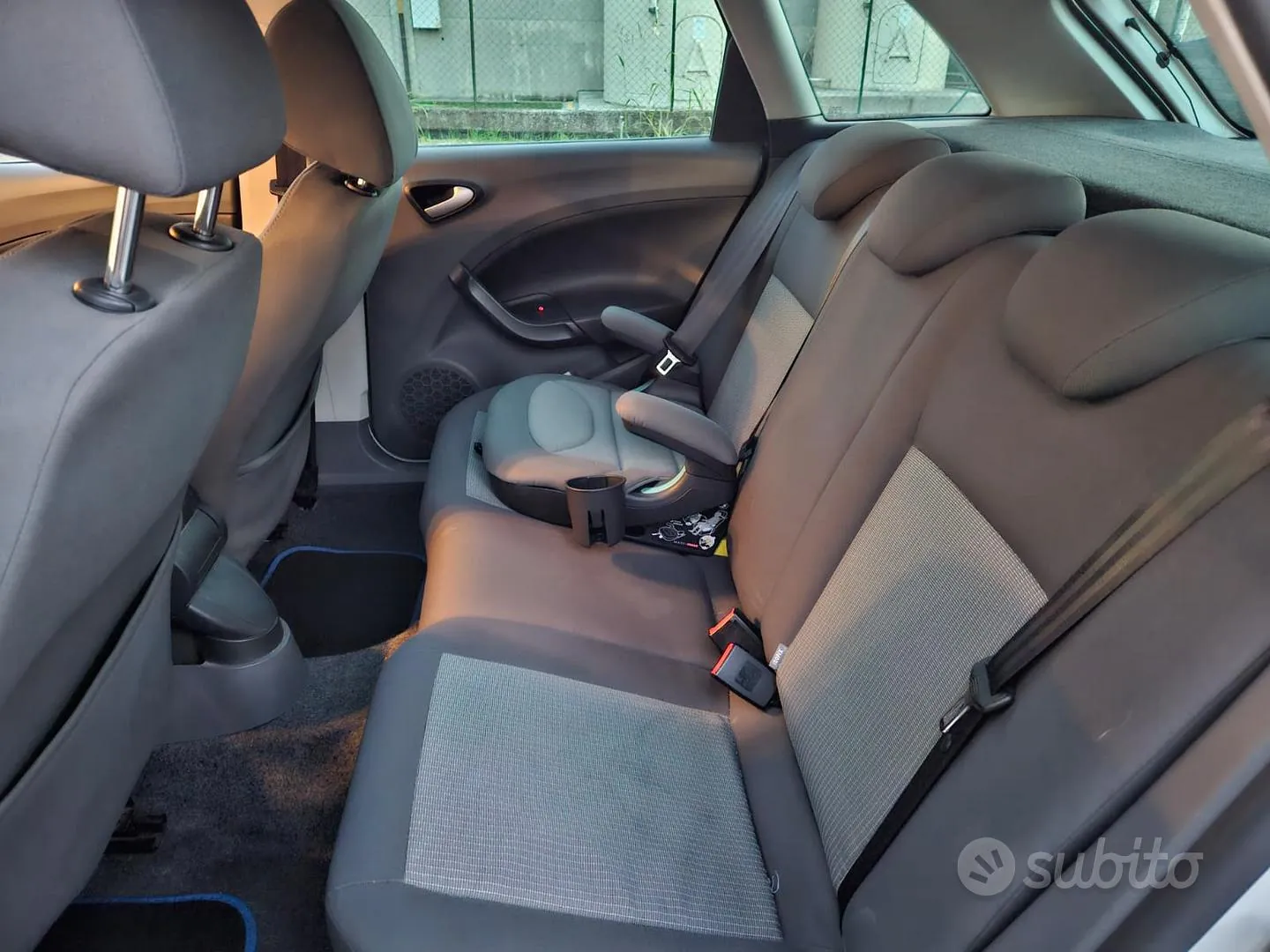 Seat Ibiza 2010 photo 4